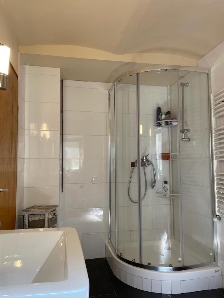 Gaestehaus Linden -Zweibettzimmer Екстер'єр фото