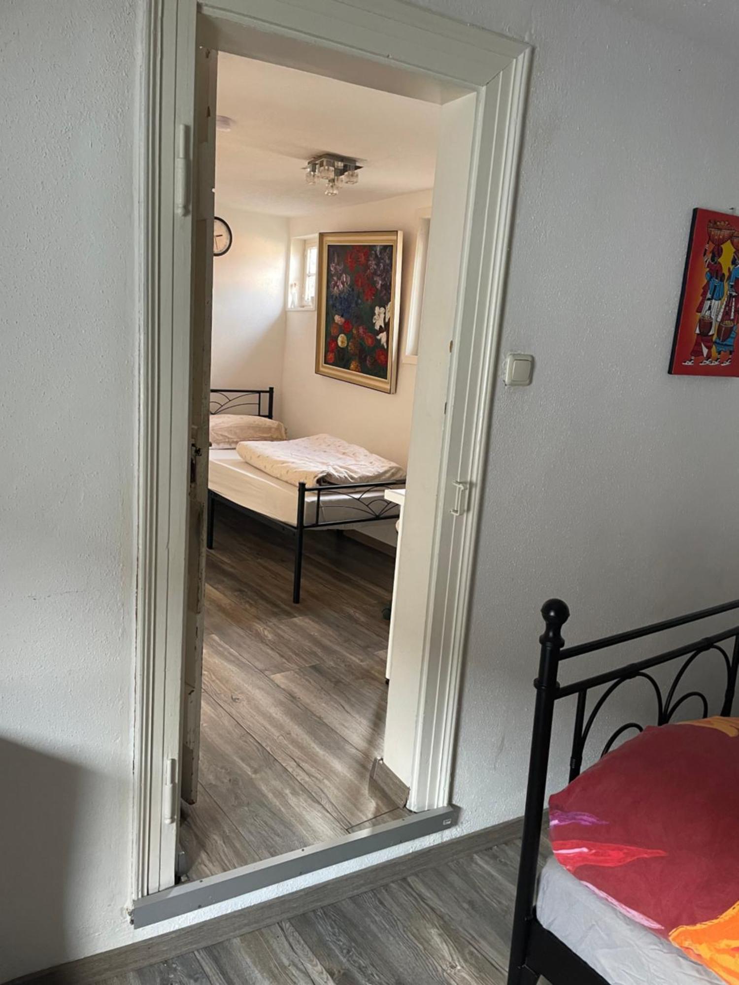 Gaestehaus Linden -Zweibettzimmer Екстер'єр фото